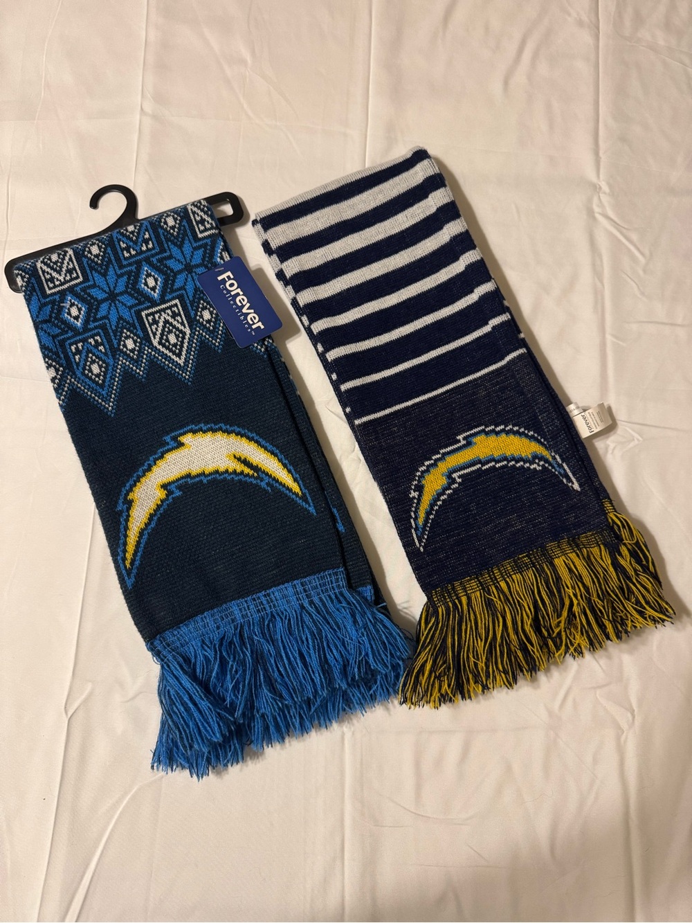 Forever Collectibles FOCO NFL Los Angeles/San Diego Chargers scarf bundle